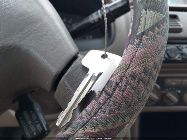 Toyota Corolla Le Image 10