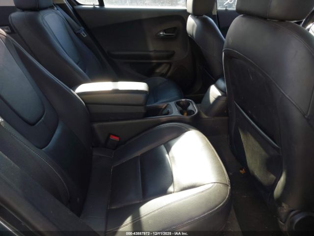 Chevrolet Volt Image 2