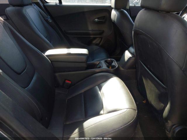 Chevrolet Volt Image 2