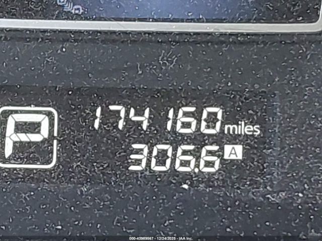 Nissan Pathfinder Platinum Image 10