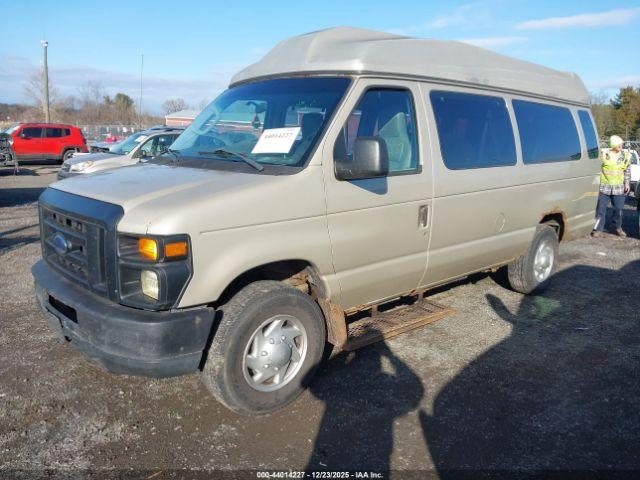 Ford E-350 Image 3