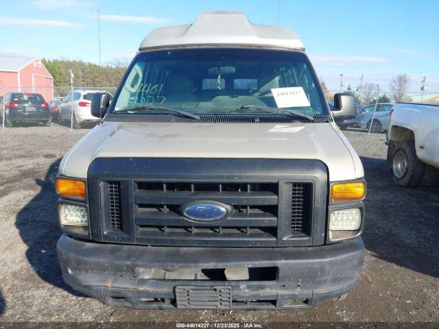 Ford E-350 Image 7
