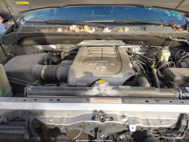Toyota Sequoia Sr5 5.7l V8 Image 6