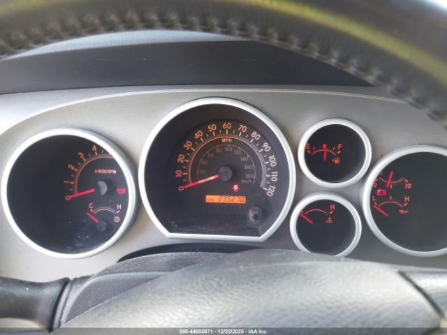 Toyota Sequoia Sr5 5.7l V8 Image 4