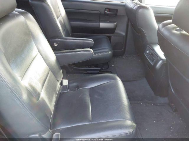 Toyota Sequoia Sr5 5.7l V8 Image 15