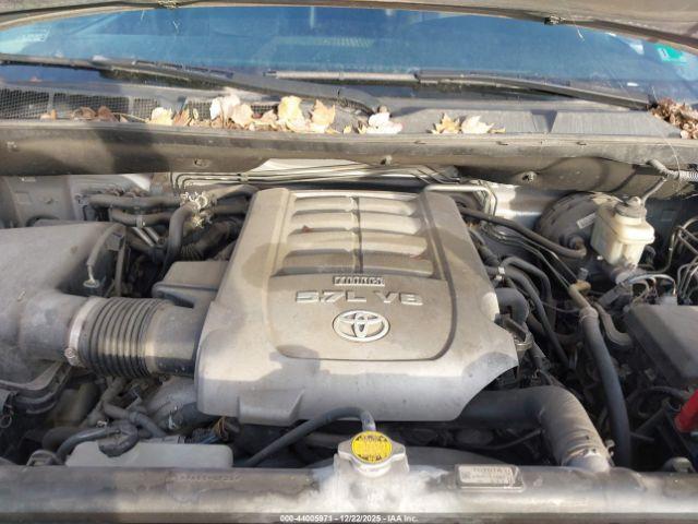Toyota Sequoia Sr5 5.7l V8 Image 7