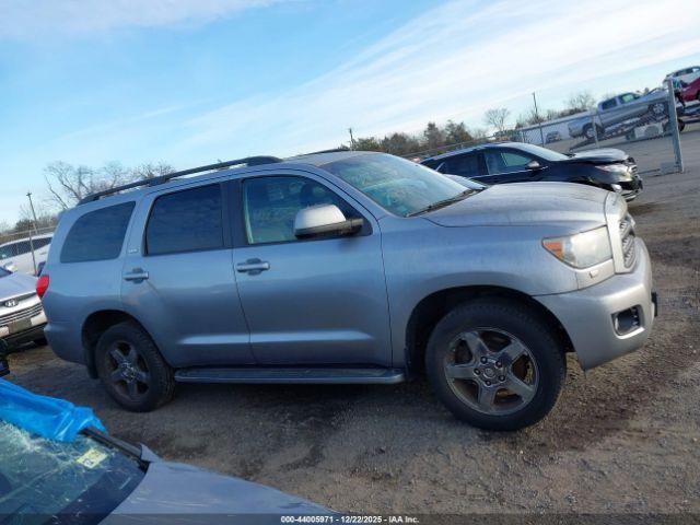 Toyota Sequoia Sr5 5.7l V8 Image 14
