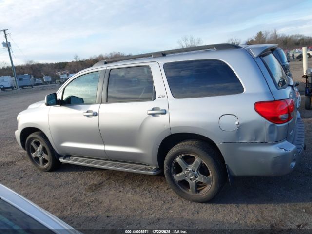 Toyota Sequoia Sr5 5.7l V8 Image 16