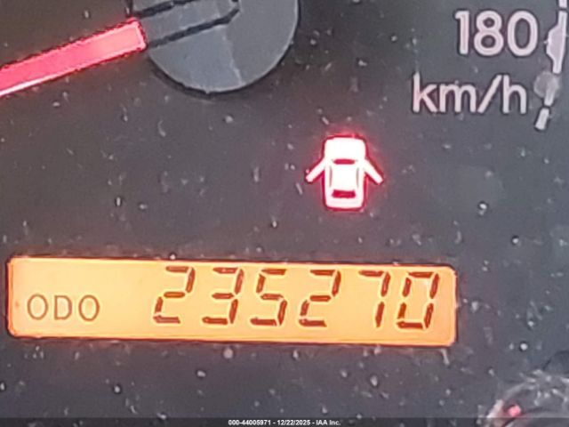 Toyota Sequoia Sr5 5.7l V8 Image 8