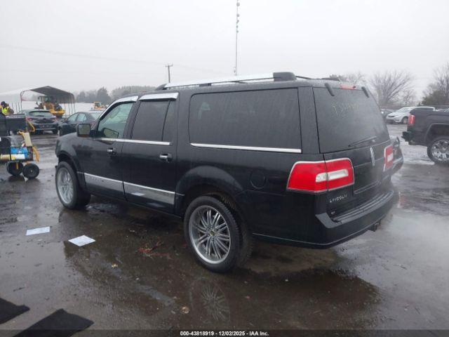 Lincoln Navigator Image 13