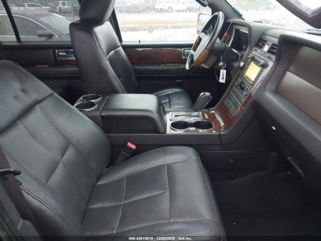 Lincoln Navigator Image 6