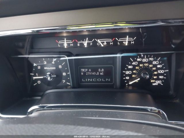 Lincoln Navigator Image 3