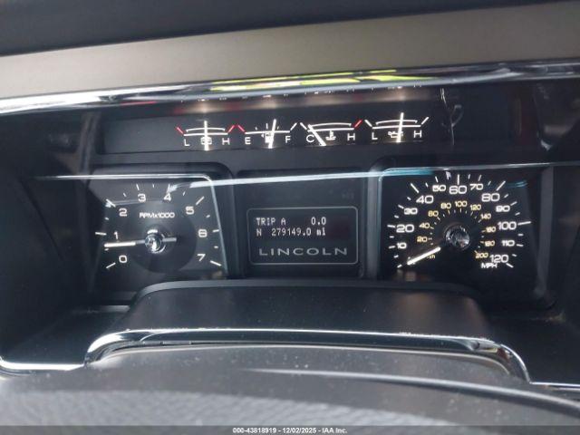 Lincoln Navigator Image 3