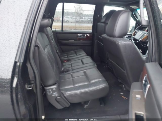Lincoln Navigator Image 11