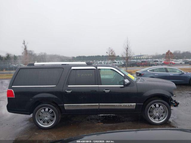 Lincoln Navigator Image 15