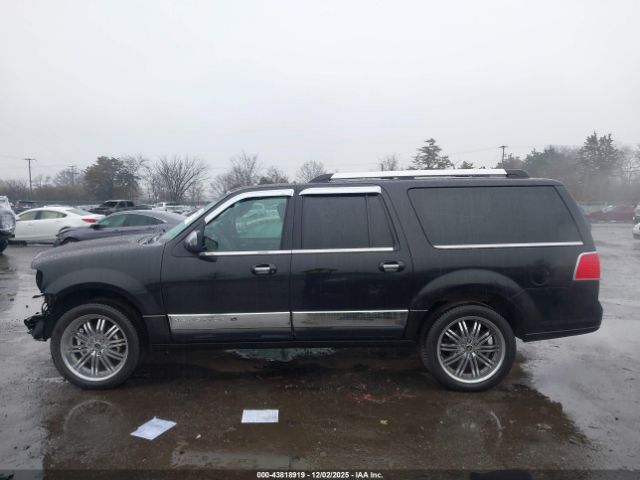 Lincoln Navigator Image 12