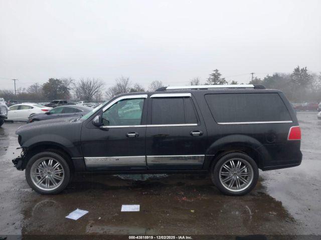 Lincoln Navigator Image 12