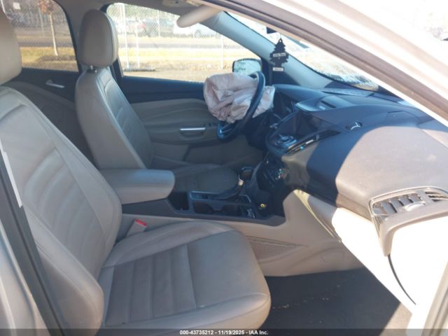 Ford Escape Titanium Image 11