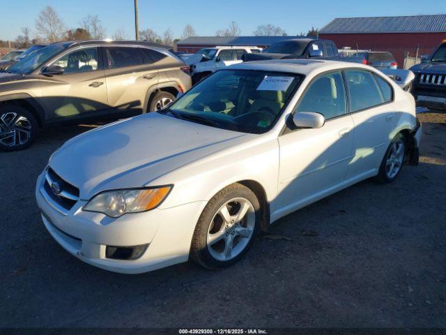 Subaru Legacy 2.5i Image 2