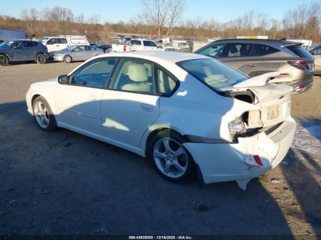 Subaru Legacy 2.5i Image 16