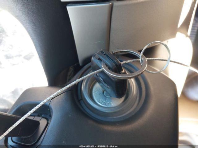 Subaru Legacy 2.5i Image 14