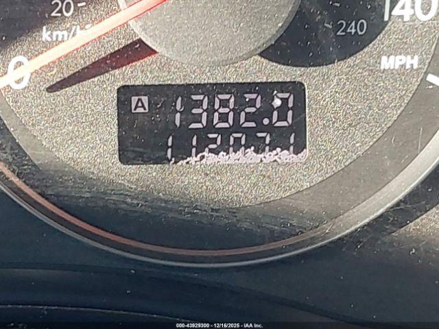 Subaru Legacy 2.5i Image 10