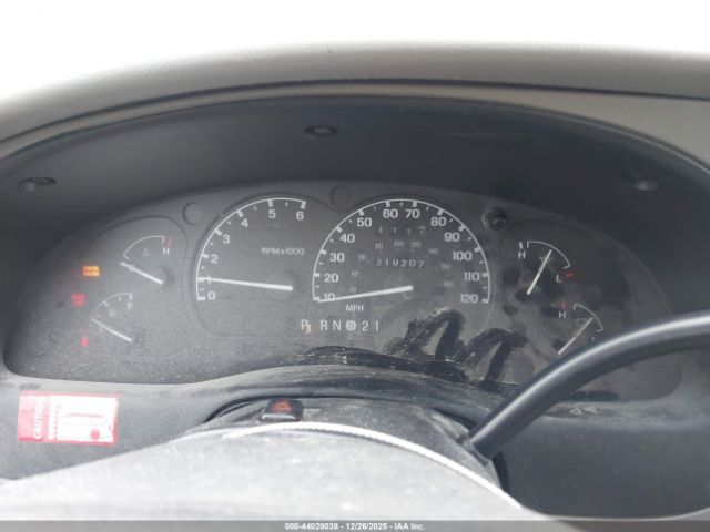 Ford Explorer Image 11