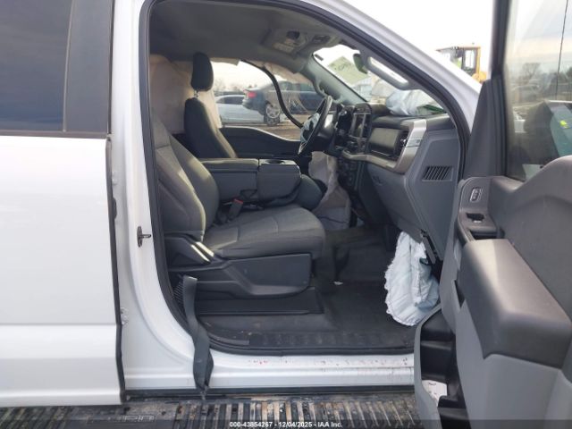 Ford F-150 Xl Image 2