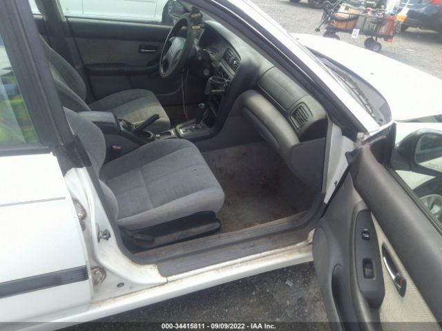 Subaru Legacy L Image 9