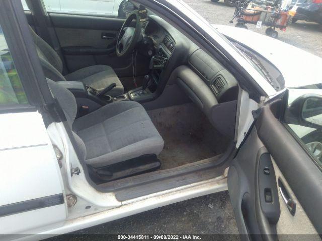 Subaru Legacy L Image 9