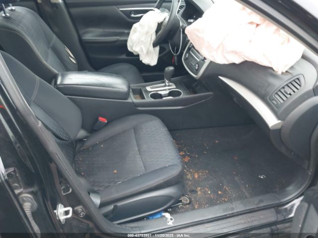 Nissan Altima 2.5 S Image 8