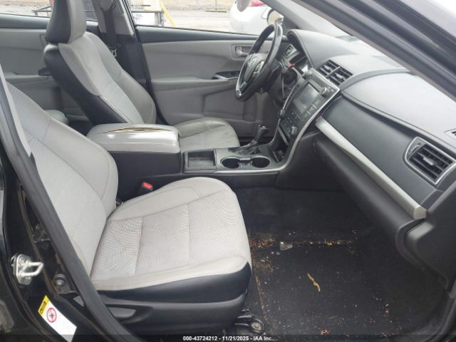 Toyota Camry Se Image 7