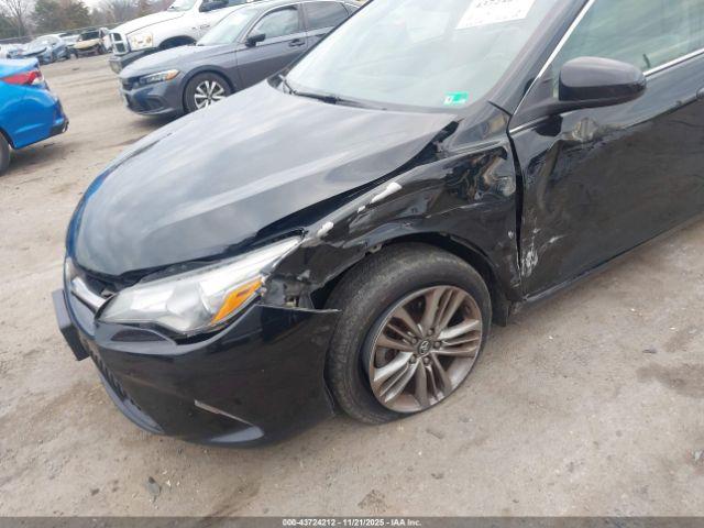 Toyota Camry Se Image 6