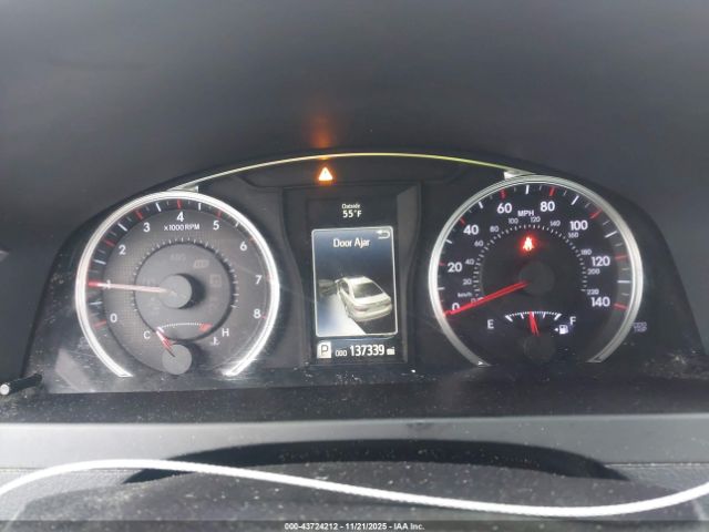 Toyota Camry Se Image 12