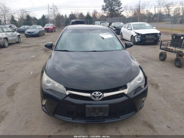 Toyota Camry Se Image 2