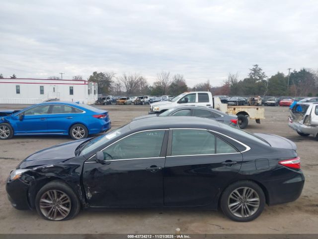 Toyota Camry Se Image 3