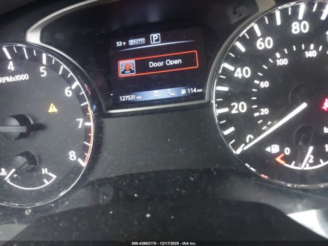 Nissan Pathfinder Sv Image 11