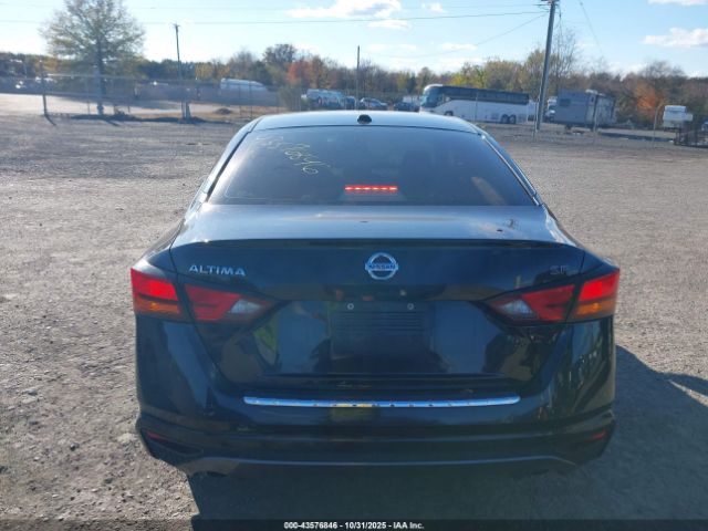 Nissan Altima Sr Fwd Image 17