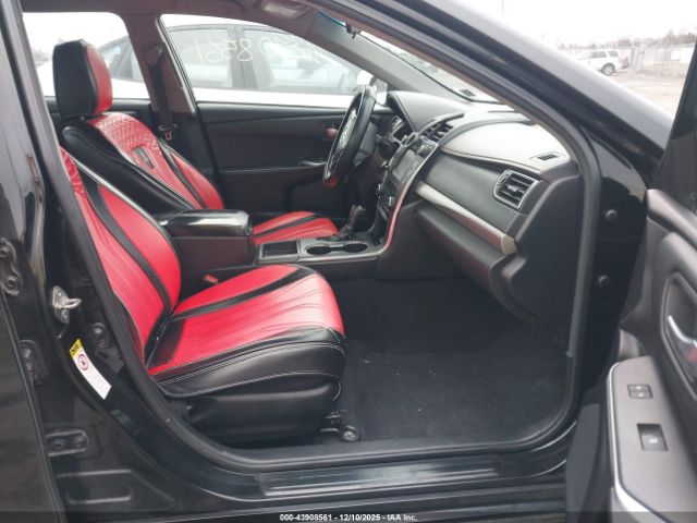 Toyota Camry Se Image 3