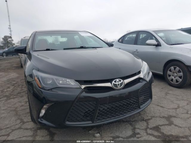 Toyota Camry Se Image 5