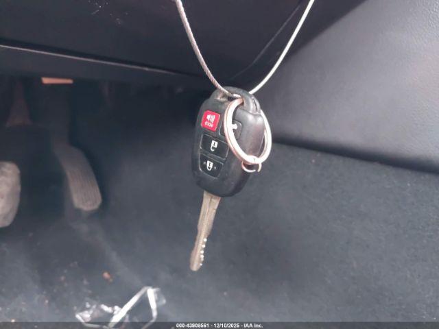 Toyota Camry Se Image 16