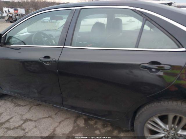 Toyota Camry Se Image 13