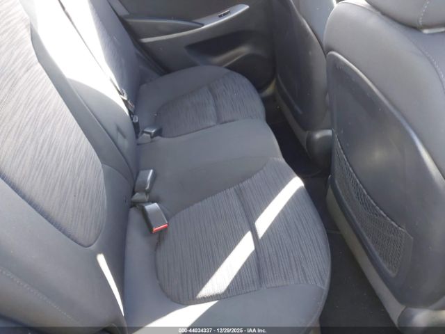 Hyundai ACCENT Gs Image 9