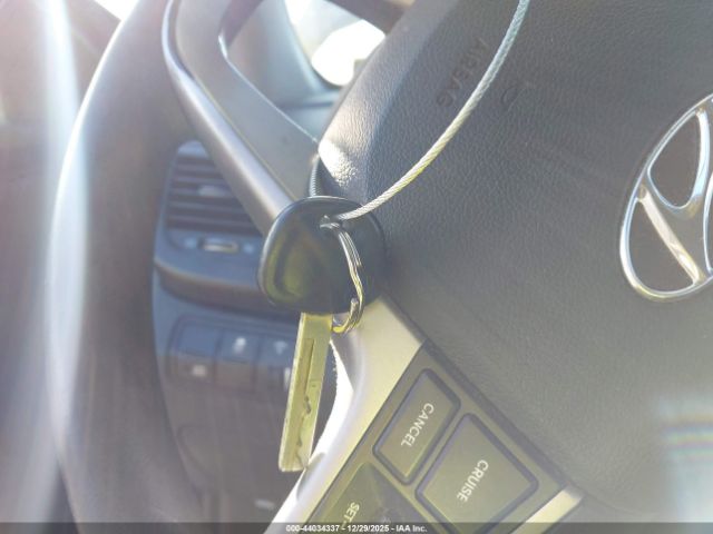 Hyundai ACCENT Gs Image 11