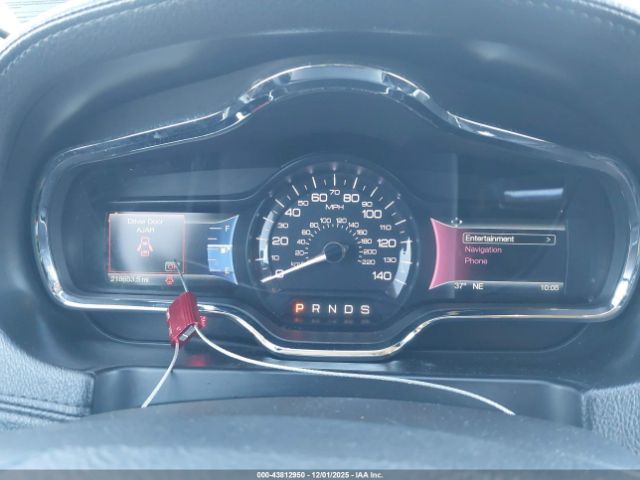 Lincoln MKT Standard Image 6