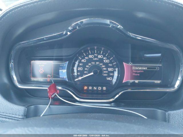 Lincoln MKT Standard Image 6