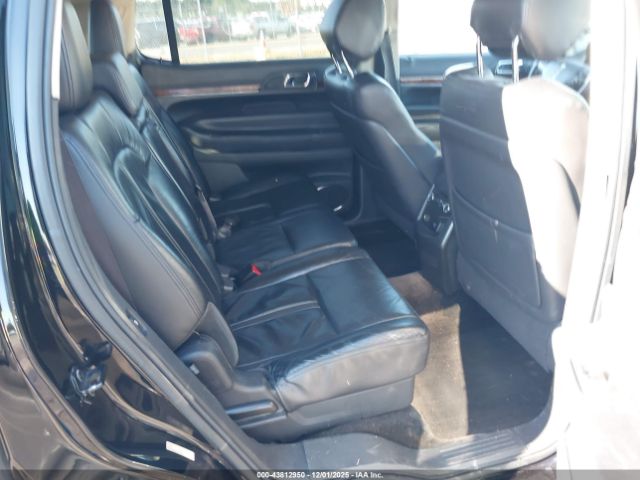 Lincoln MKT Standard Image 7