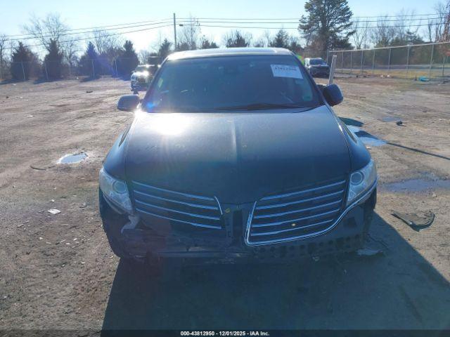 Lincoln MKT Standard Image 11