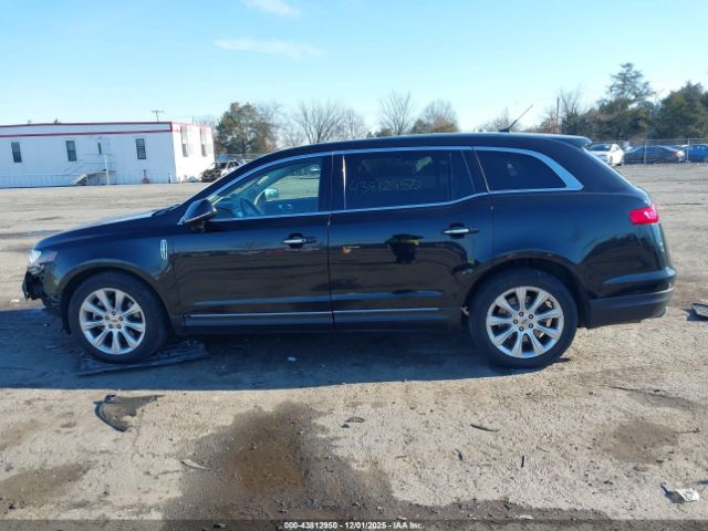 Lincoln MKT Standard Image 14