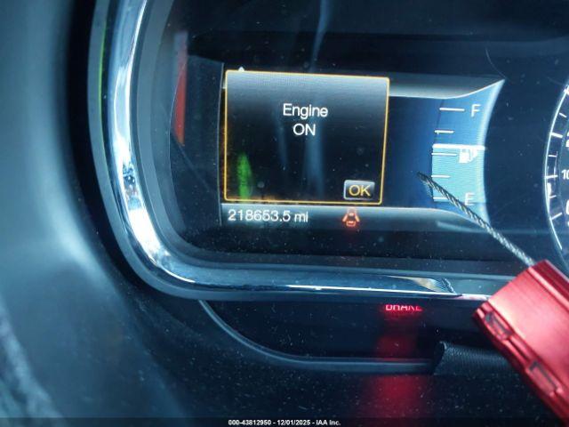 Lincoln MKT Standard Image 15